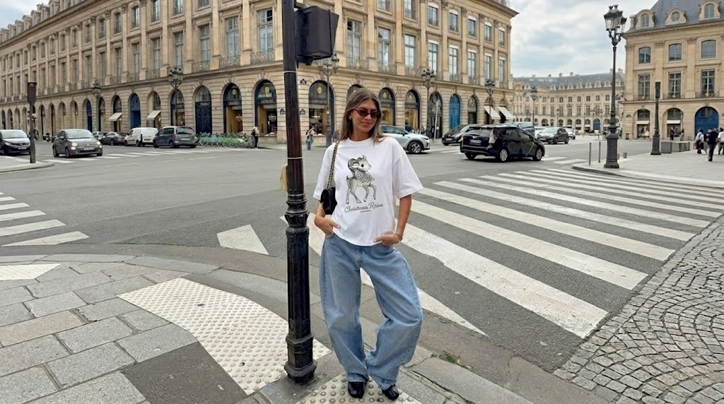 Ariana Grande Christmas Kisses Vintage Tee