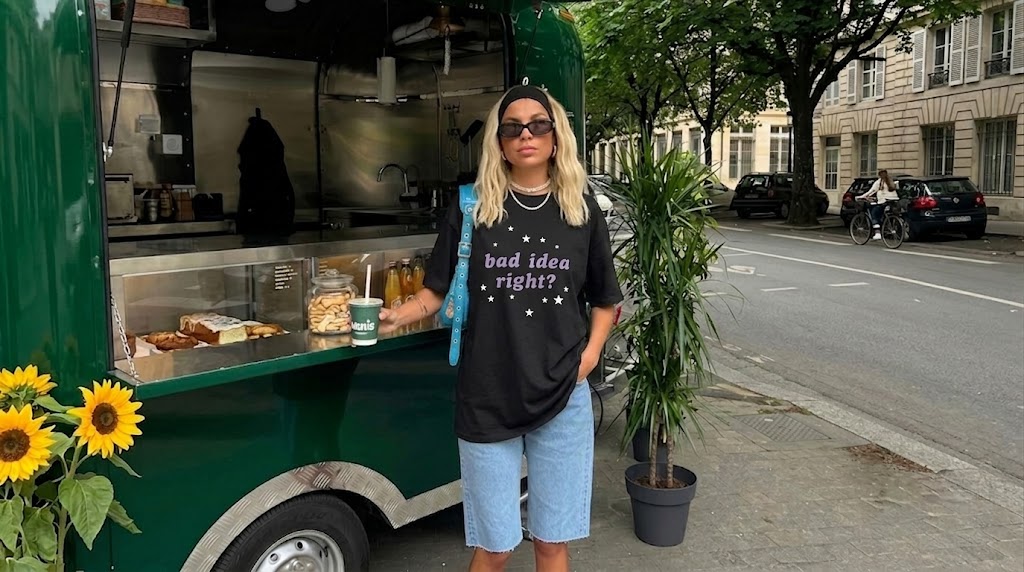 Olivia Rodrigo Dad Idea Right Star Tee