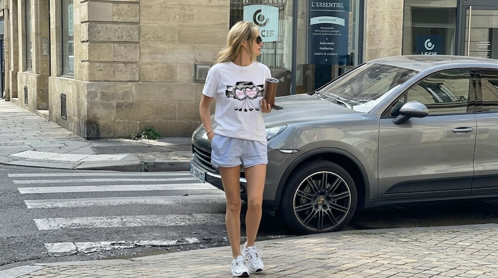 Sabrina Carpenter Just Robbed a House Tee