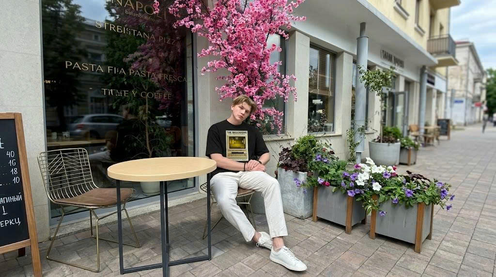 The Backrooms Labyrinth Kane Pixels Tee