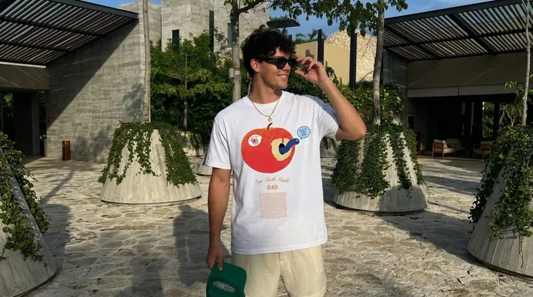 DJO Joe Keery Retro Apple Smile Music Vibe T-Shirt