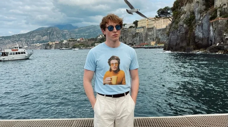 DJO Joe Keery Soft Cool Icon Morning Look Top