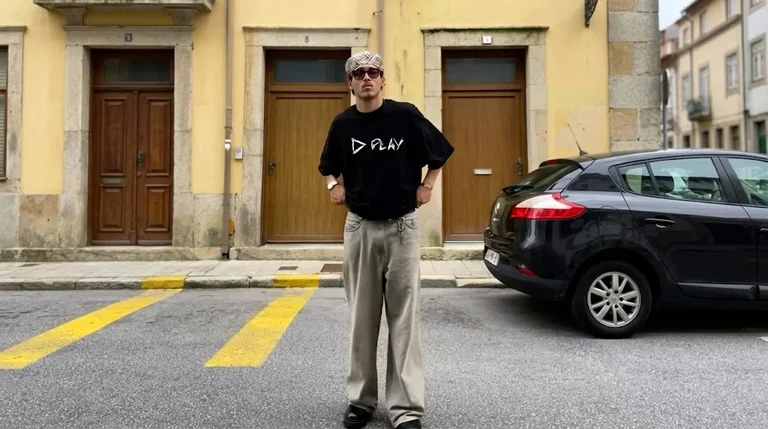 Ed Sheeran Play Button Sketch Graphic Tee