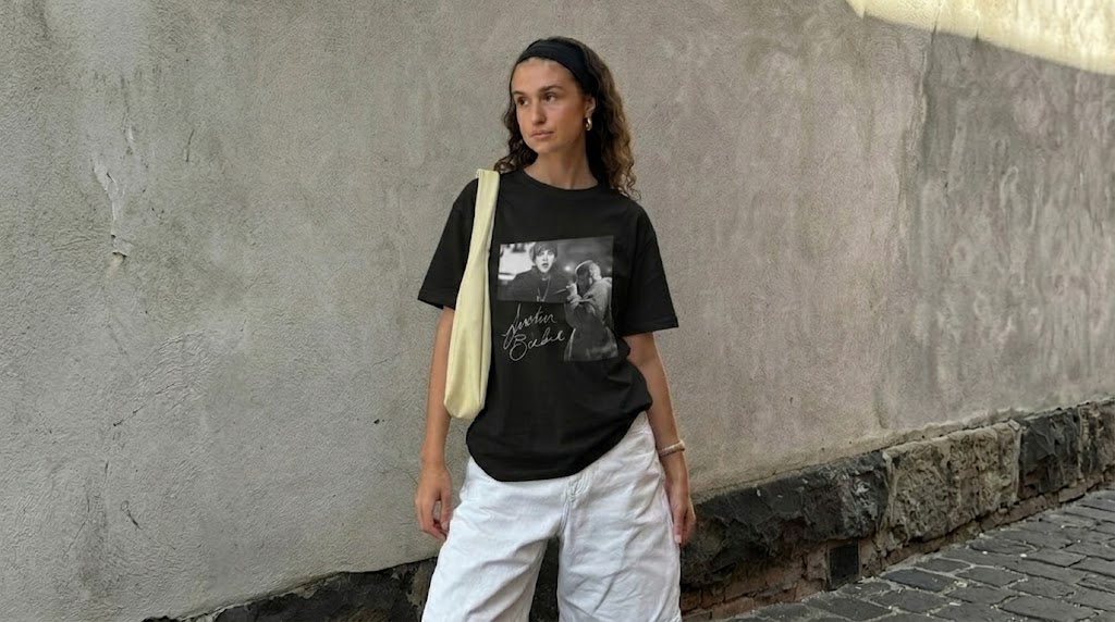 Justin Bieber Singing Baby Vintage Concert Tee