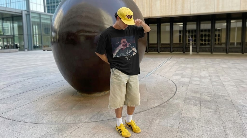 Justin Bieber Heart Sign Coachella Graphic Tee