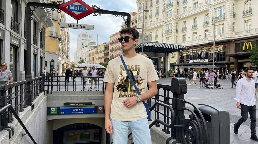 Noah Kahan Vintage Chrome Retro Tee