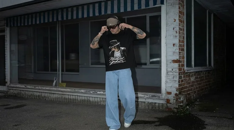 Michael Jackson Iconic Profile Signature Tee