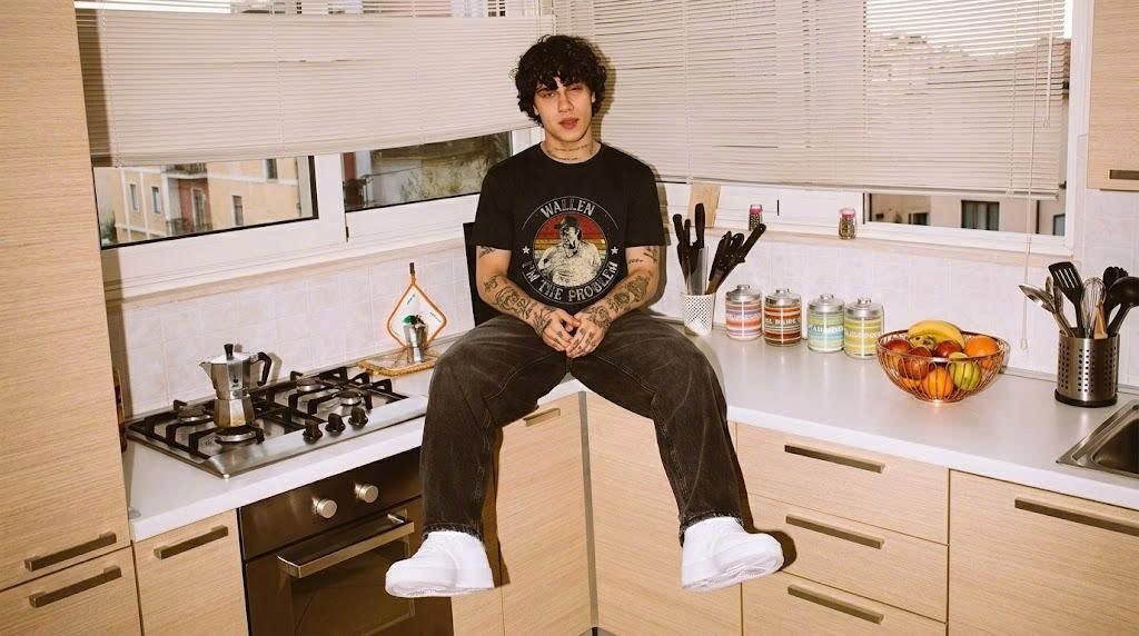 Morgan Wallen I Am The Problem Retro Circle Tee