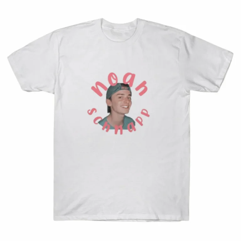 Noah Schnapp Retro Circle Graphic Portrait Tee 1