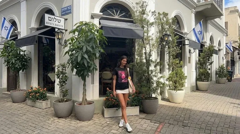 Selena Gomez Iconic Scratchy Portrait Star Tee