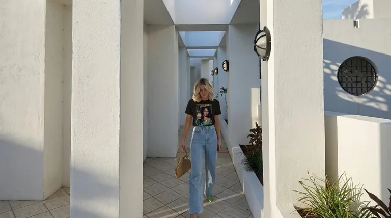 Selena Gomez Trendy Retro TV Iconic Beat T-Shirt