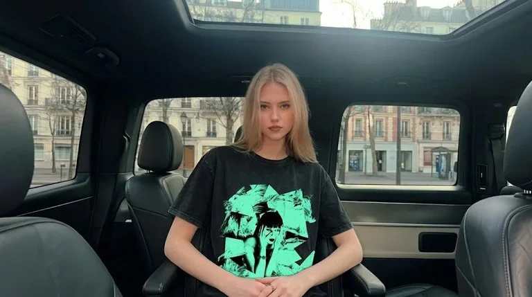 Taylor Swift Shattered Teal Portrait T-shirt