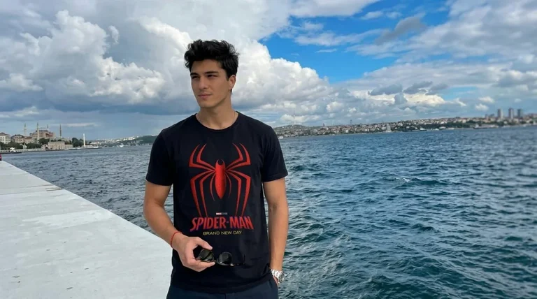 Tom Holland Spiderman Brand New Day Logo Piece Tee