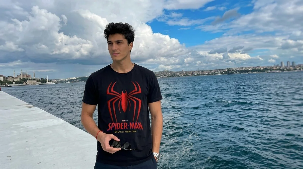 Tom Holland Spiderman Brand New Day Logo Piece Tee