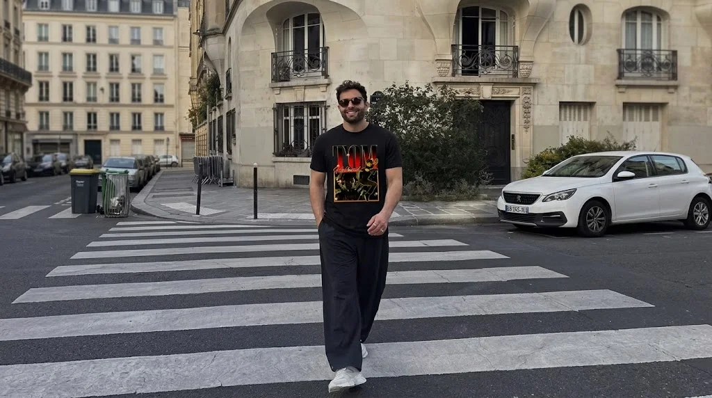 Tom Holland Retro Sparkle Gradient Star Style Tee